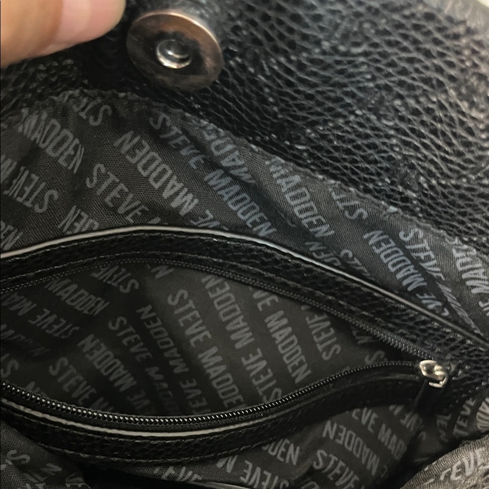 Steve Madden Black Crossbody Bag with Metal Nameplate - Picture 5 of 8